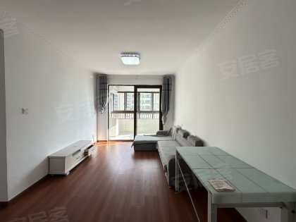 近陶冲湖商场学校，房东自住家具齐全，优质好房
