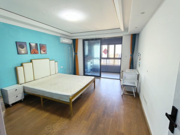 中信银行过个马路，大阳台带独立洗衣机，可月付，随时看
