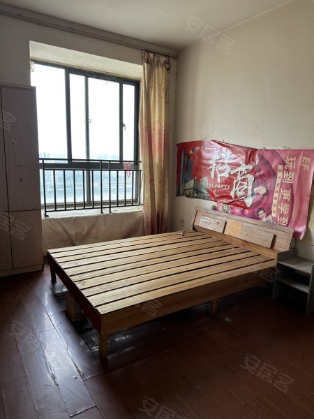 和地广场，秋浦河路地铁口地矿家园朝南卧室400，实拍图有空调