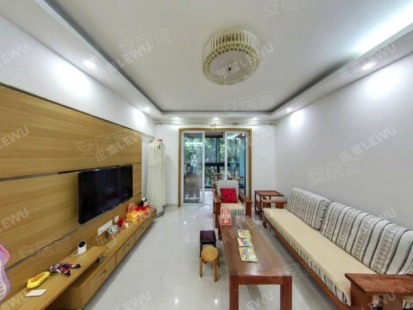 寿春隔壁金域蓝湾精装修三室两厅户型方正，拎包入住