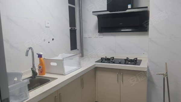 滨湖沁园_地铁五号线_近方圆荟_金融港_民用水电包物业