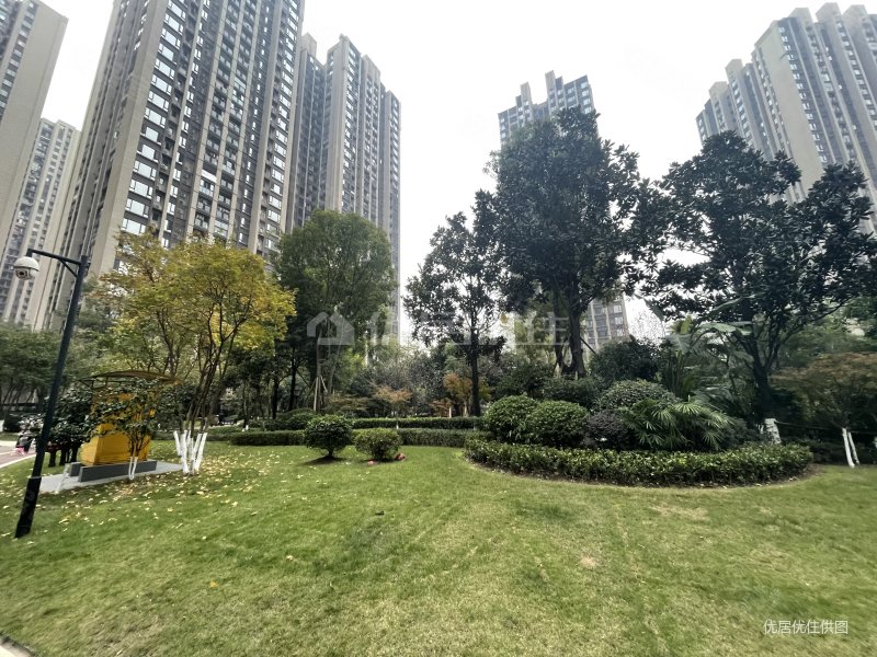 清水三房,视野朝向好,保利观塘泽园二手房,165万,3室2厅,3卫,97.