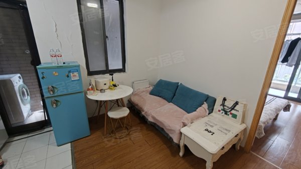 朱岗地铁口旁_绿地瀛海_金中环_海顿公馆一室_民水电独门独户