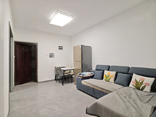观湖苑好房出租全屋定制衣柜燃气热水器拎包入住有钥匙看房随时