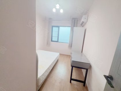 我是房栋海棠苑单间无仲阶沸可短租近大众江淮蔚来临湖社区有车位