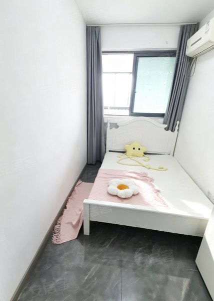 郑河地铁口_庐阳建华文创园_领域花园_全女生_房间有独立阳台