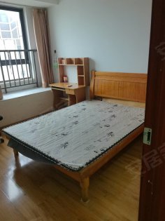 3室1厅一卫，精装修，拎包入住。