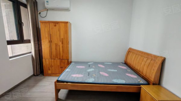 新店西苑两室干净整洁，两台一级能效空调，采光刺眼，温馨居家