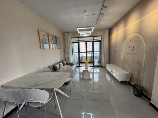 龙谷华庭3室简装，家具家电齐全，拎包入住