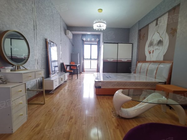 新粮仓地铁口_天鹅湖万达_华地金融_西山银杏精装一室通燃气