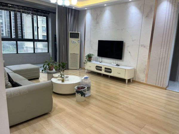 全套电器家具精装装修拎包入住，边上海顿学校，