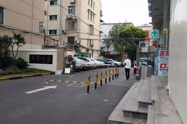 虹桥镇有多少人口_上海虹桥火车站的出口 E出口在哪(2)