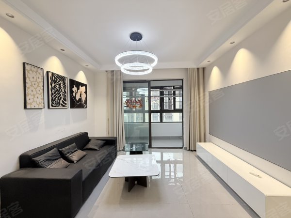 国轩高科_黄河路地铁口_安粮中心_新语华庭三室配衣帽间