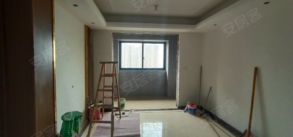 坝上街环球中心_3室1厅1卫__电梯房_精装修105平米