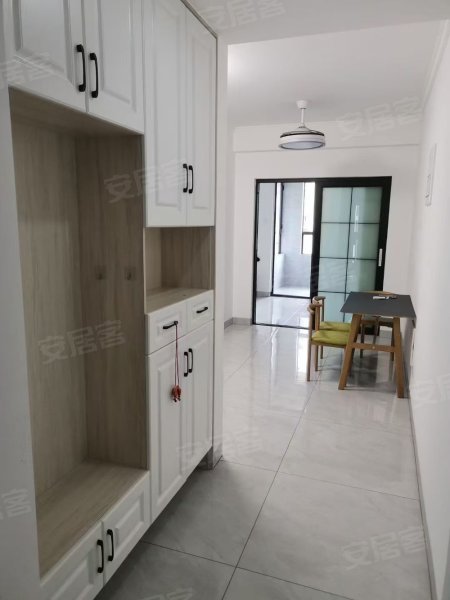 安大安医大旁_大富鸿学府一室一厅精装修家电齐全拎包入住随时看
