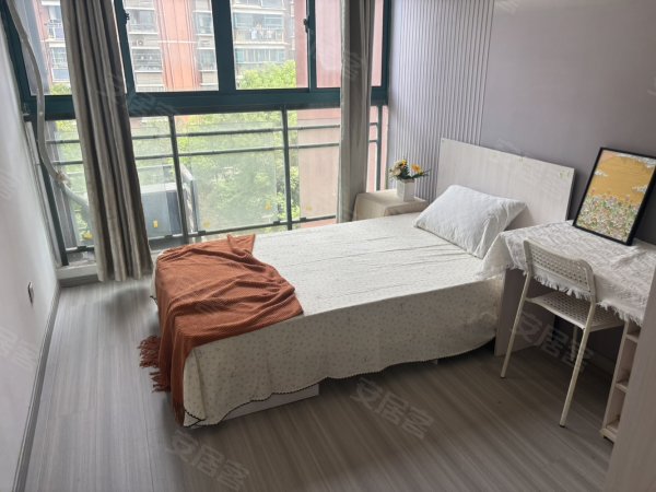就是真实_实图实价_天鹅湖_门口就是地铁口