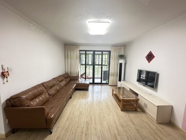 高速滨湖时代广场_精装三室业主自住装修_家电齐全全屋定制衣柜