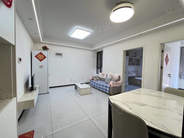 滨湖沁园_精装两室_业主自住装修_全屋定制_瓷砖金融港方圆荟