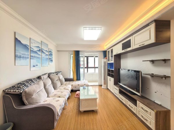朗香书院__急租精装修自住三室__全屋定制__客厅有空调