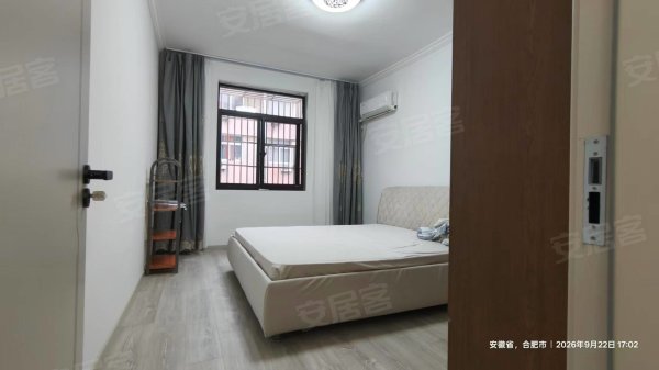 三孝口地铁2号线口精装修家具电器齐全随时看房随时入住