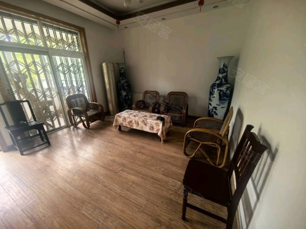 南艳湖_168高中_乡村花园_沁园叠墅_家电齐全_随时入住