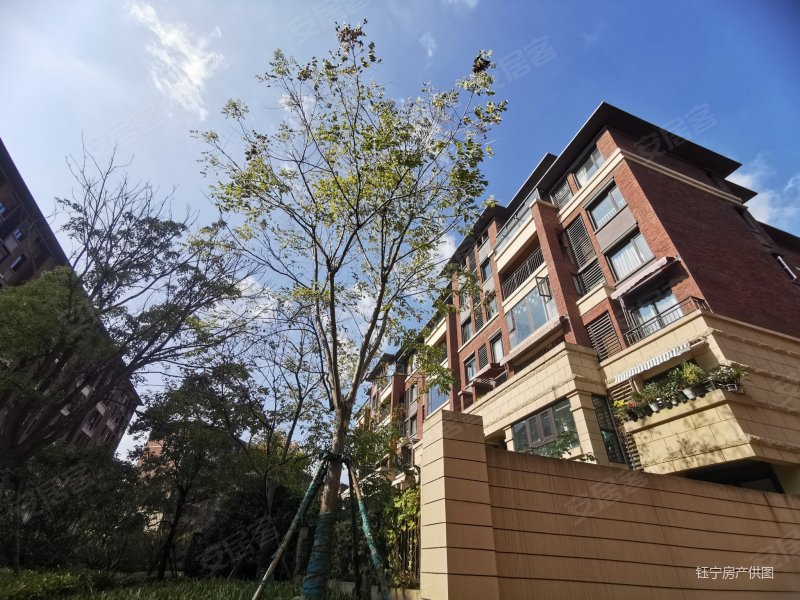 万科璞悦山新装未入住小区中间不靠马路六层电梯洋房