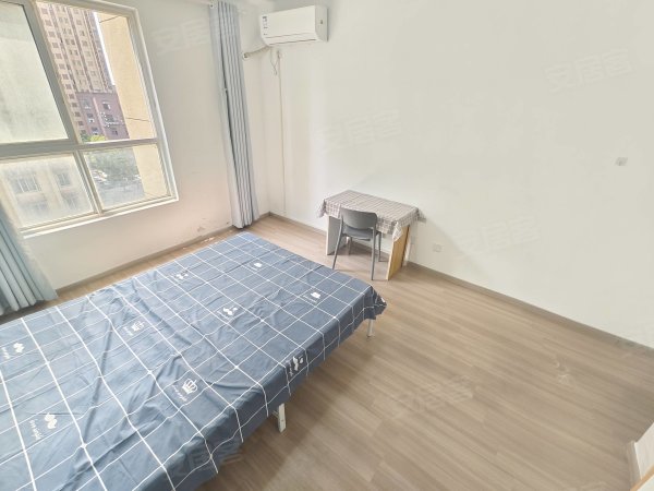 龙岗地铁口短租月付_裕存堂精装修家具家电齐全可拎包入住通燃气