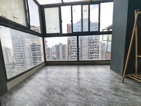 全女生合租，单间大阳台，可短租，可月付，拎包入住！