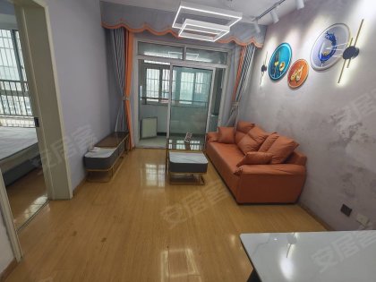 实拍图片包物业可月付_客厅带阳台全南户型双空调_密码锁