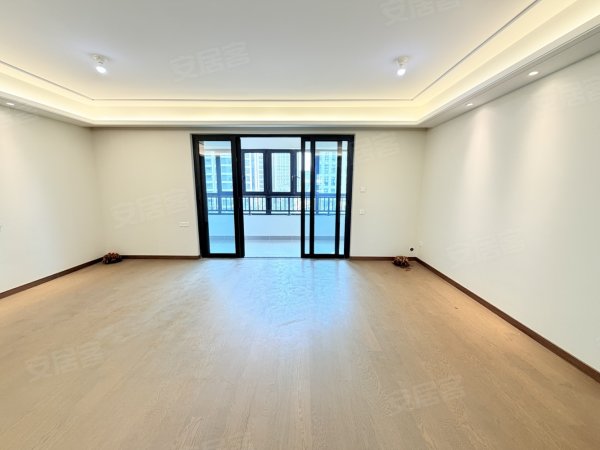 包河地铁口保利大横厅四房_全屋地暖_空房出租_可配东西实拍