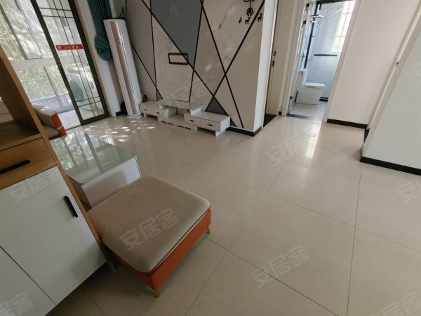 三号线地铁口，瑶海万达旁，金水湾精装三室两厅一卫，家具家电齐