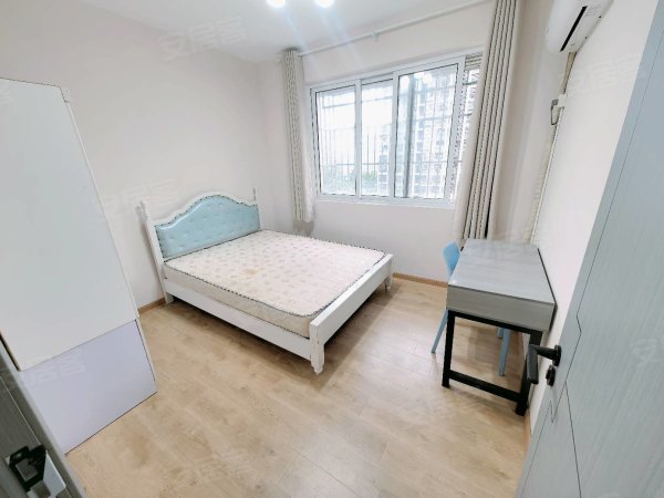 我是房栋滨湖顺园三室用一卫朝南单间云谷创新园中信邮储交通银行
