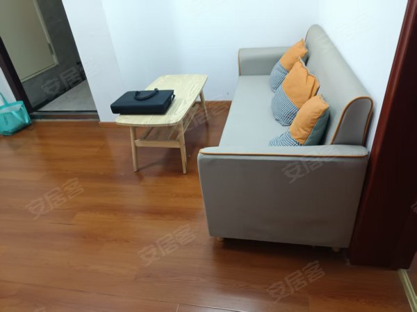 琥珀东华府十中陪读房家电齐全_南北通透_精装电梯两房拎包入住
