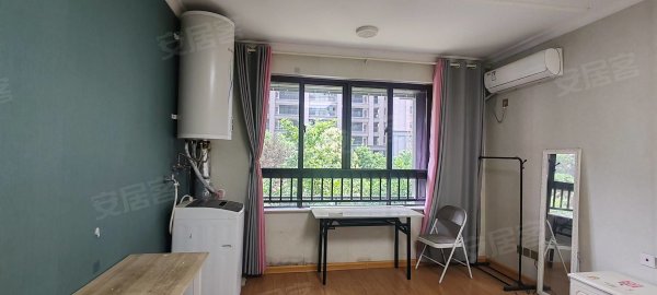 港澳广场附近一室一厅精装修拎包入住，看房方便