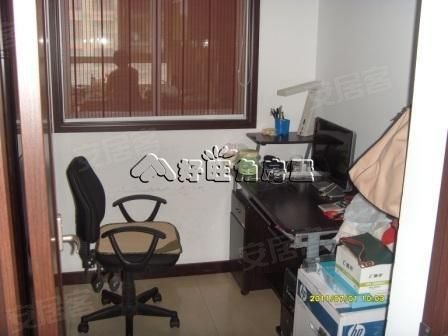 一个大型体育场的面积是多少