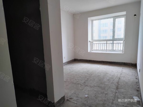 通厅通卧大三室,毛坯带地下室,全款65万包更名,东龙府邸二手房,65万,3
