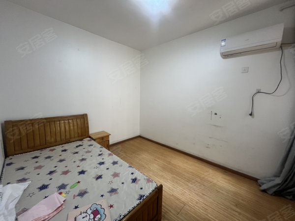 新店南区，俩房出租，拎包入住