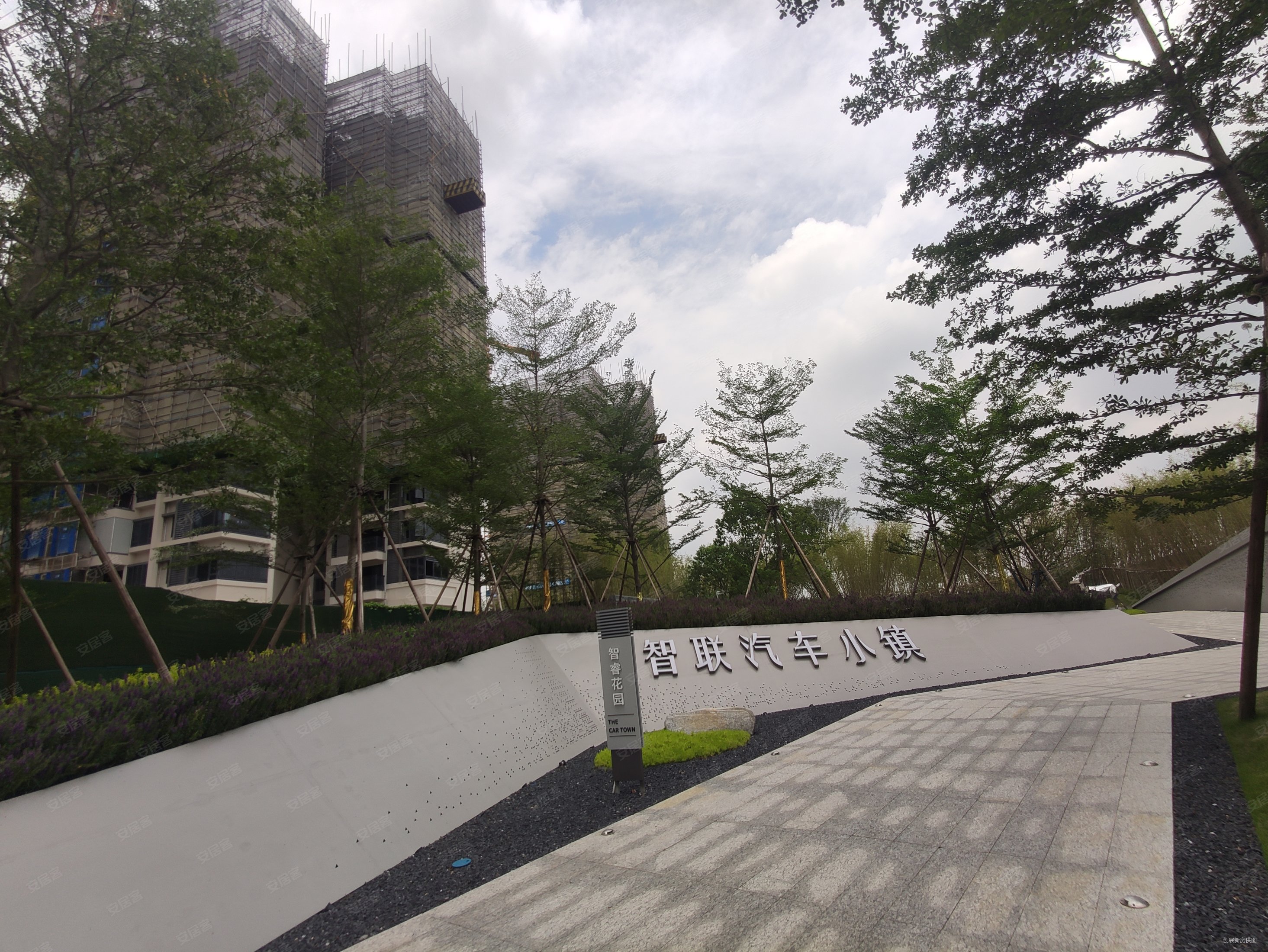 地铁8号沿线 3站到琶洲 智联汽车小镇 广外附中附小