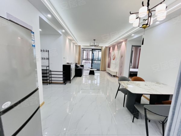 磨店三室一厅实图朝南，价格便宜民用水电可押一付一，拎包入住