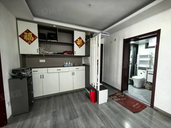 实拍_|_整租美湖小区_自住精装大两房_六号线地铁口_随时看