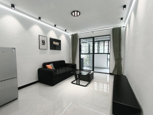 实拍金葡萄家园_大2室精装_朋友合住拎包入住_可短租_月付