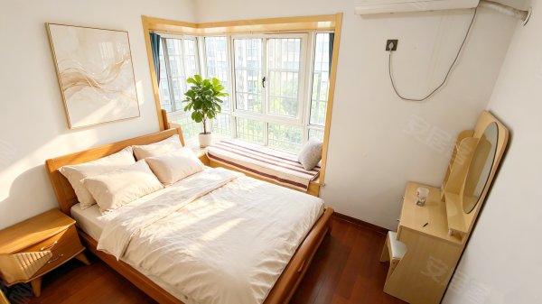 经开区三户室149.79平米正南11层