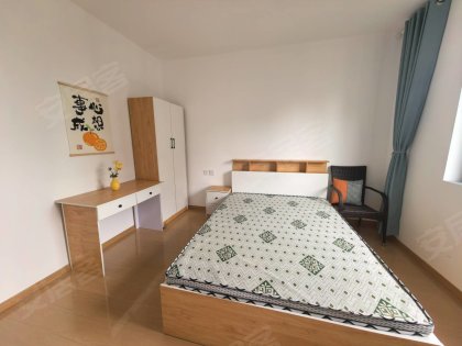 地铁口现498米，楼下早点，卤菜，来优品超市一应俱全。
