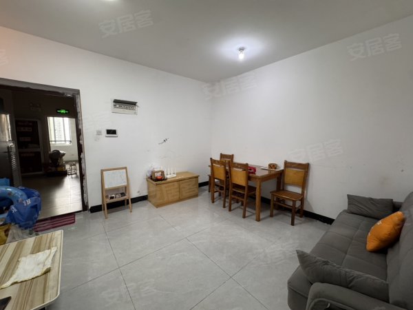 滨湖沁园_精装2室_业主自住民用水电_通燃气_小区房_近地铁