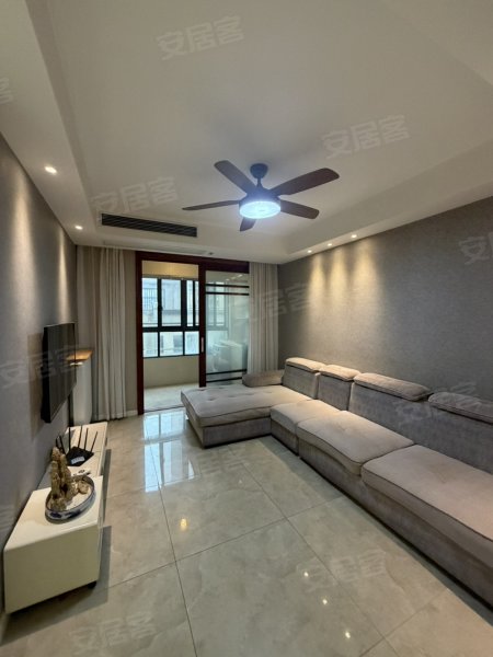 新上一套精装好房_业主自住装修_中央空调加墙暖_中间楼层