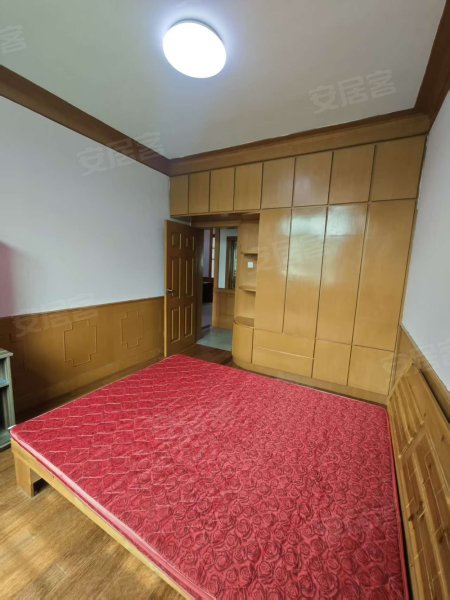 水文局宿舍区，仕嘉名苑和送变电园曙光路小学边上