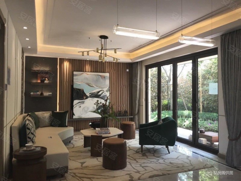 绿地健康城!坡地观滇小别墅!环境好!配套齐全!交通便捷!