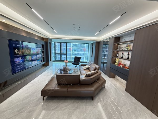 业主直住_豪装大四房_全屋高端品牌家具家电_省府商圈_实图