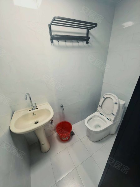 漫乐城旁_美湖小区_两室一厅_家具家电齐全_二楼