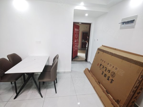 湖畔义乐_业主自住精装_两室全屋定制_停车方便_随时看房